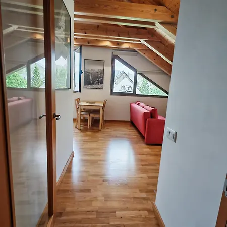 Apartment Abuhardillado Y Espacioso Auet 3 Pla de l'Ermita