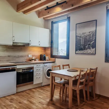 Abuhardillado Y Espacioso Auet 3 Apartment